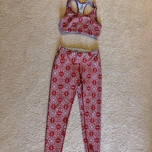 Oiselle Leggings and Bra size M 
(Kaleidoscope)